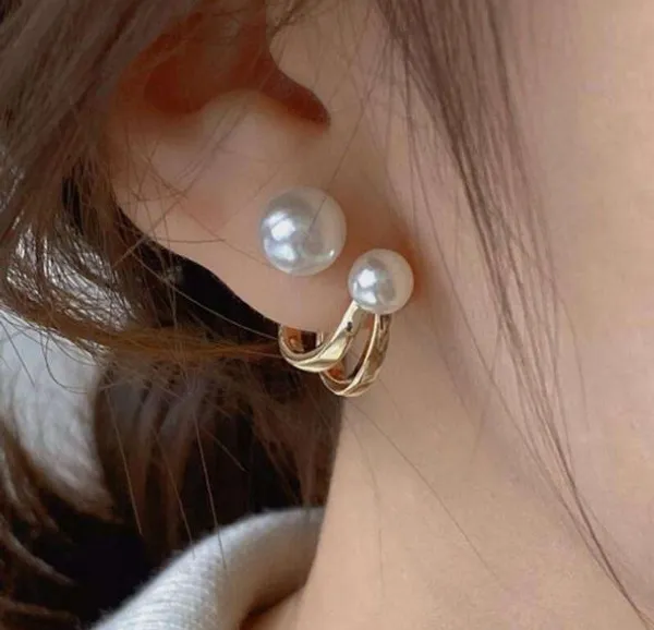 Offwhite_And_Gold_Ear_Cuff_Alloy_For_Women