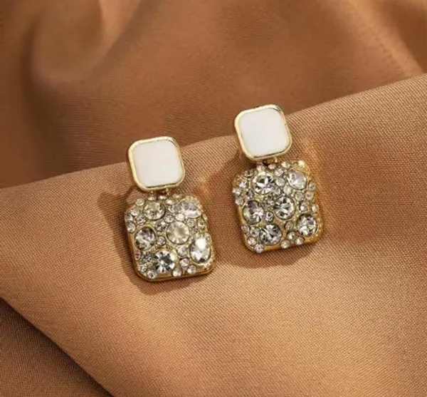 Offwhite_And_Silver_Earrings_Alloy_For_Women