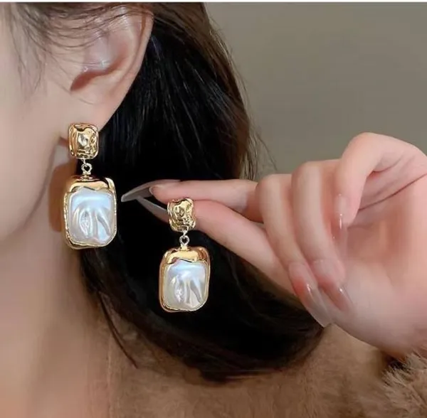 Gold_Earrings_Alloy_For_Women