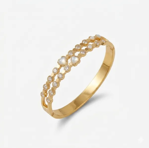 Heart_Bracelet_in_Radiant_22K_Gold_Plating