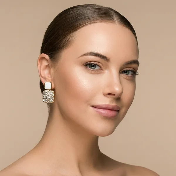 Offwhite_And_Silver_Earrings_Alloy_For_Women