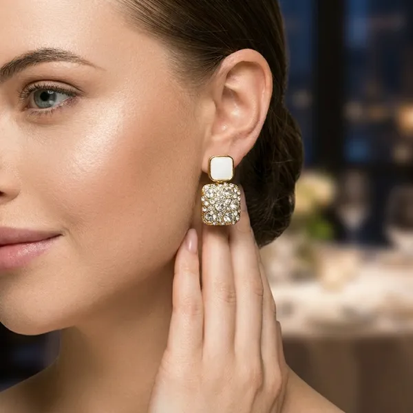 Offwhite_And_Silver_Earrings_Alloy_For_Women