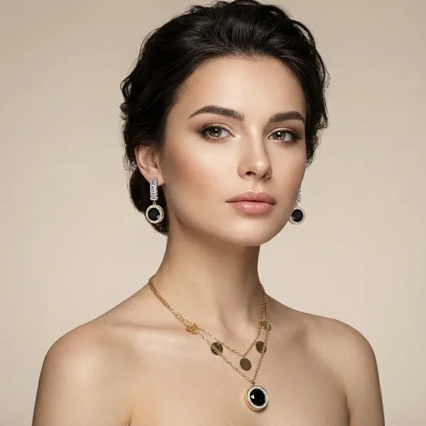 Black_Pendant_22K_Gold_Plated_Necklace