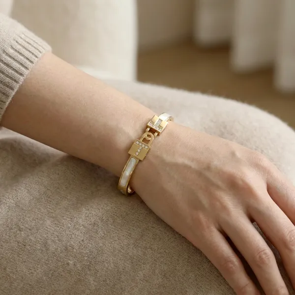 Gold_Bracelet_Alloy_For_Women