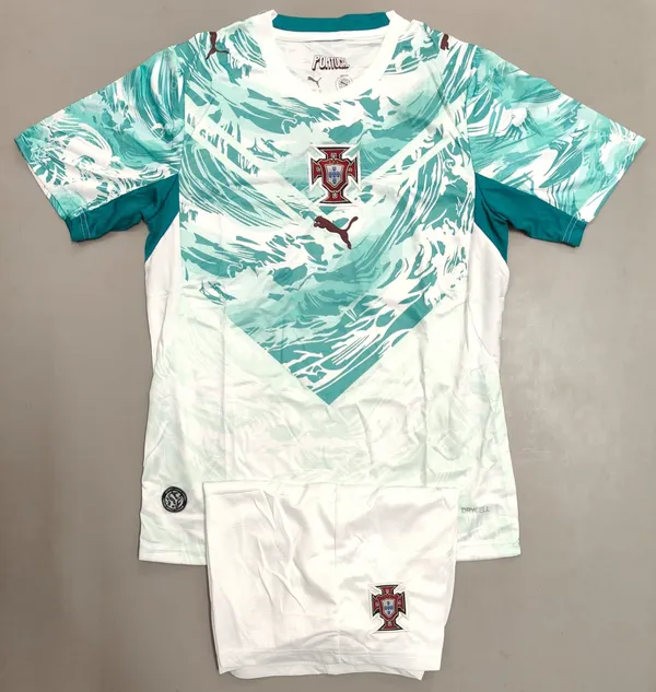 Black_White_Football_Jersey_Shorts_Set_for_Men