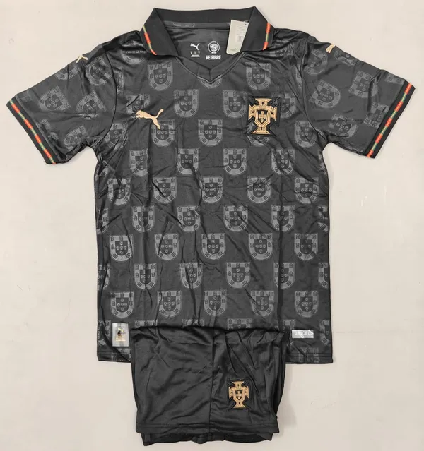 Black_White_Football_Jersey_Shorts_Set_for_Men