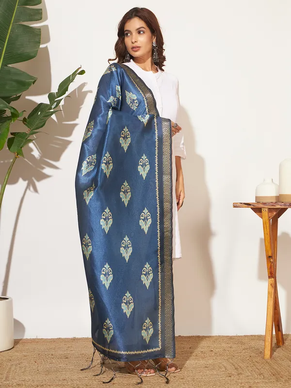 Blue_And_Gold_Silk_Fancy_Dupatta_For_Women