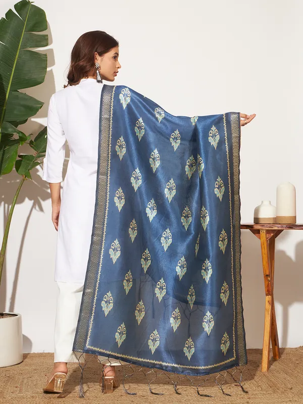 Blue_And_Gold_Silk_Fancy_Dupatta_For_Women