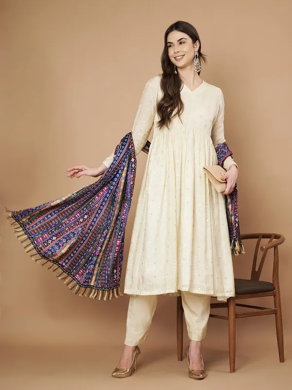 Multicolor_Polyster_Fancy_Dupatta_For_Women