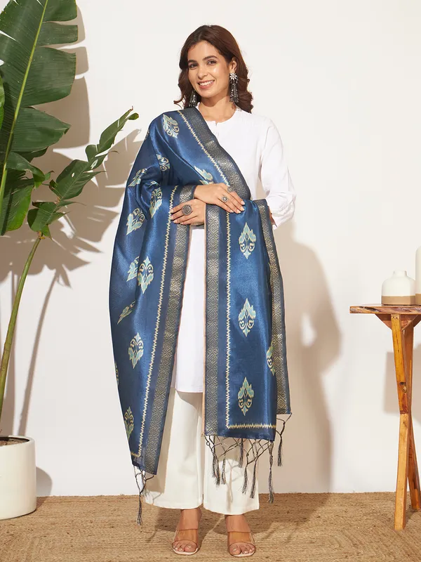 Blue_And_Gold_Silk_Fancy_Dupatta_For_Women