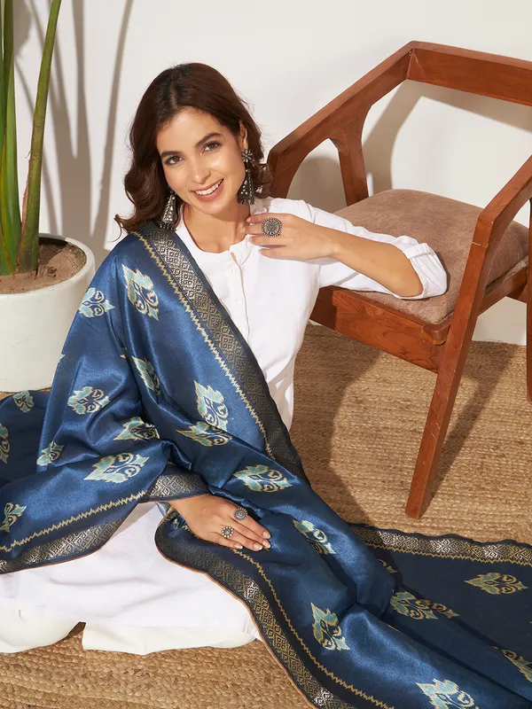 Blue_And_Gold_Silk_Fancy_Dupatta_For_Women