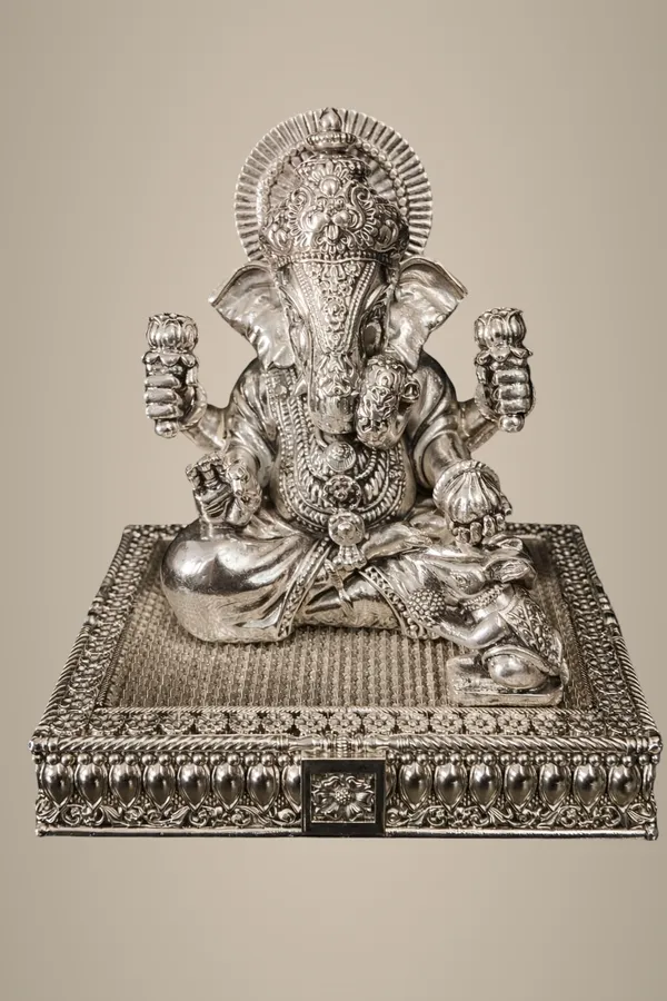 Blessings_Ganesha_Idol_–_Silver_Finish