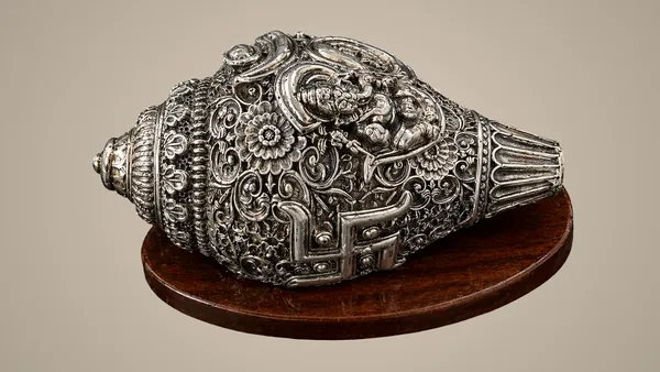 Divine_Shankh_–_Silver_Finish