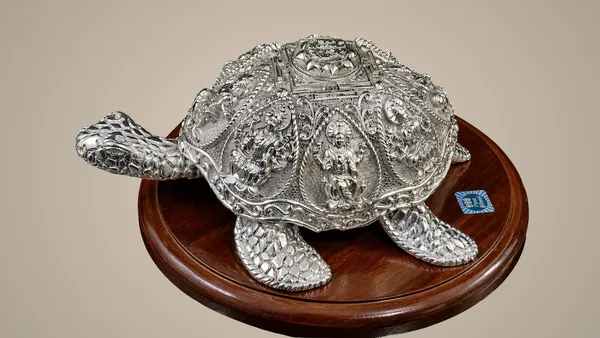 Divine_Turtle_–_Silver_Finish