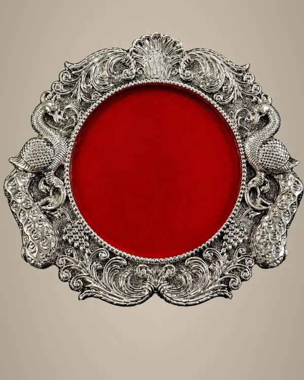 Royal_Peacock_Round_Frame_–_Silver_Finish