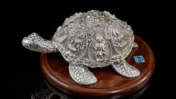 Divine_Turtle_–_Silver_Finish