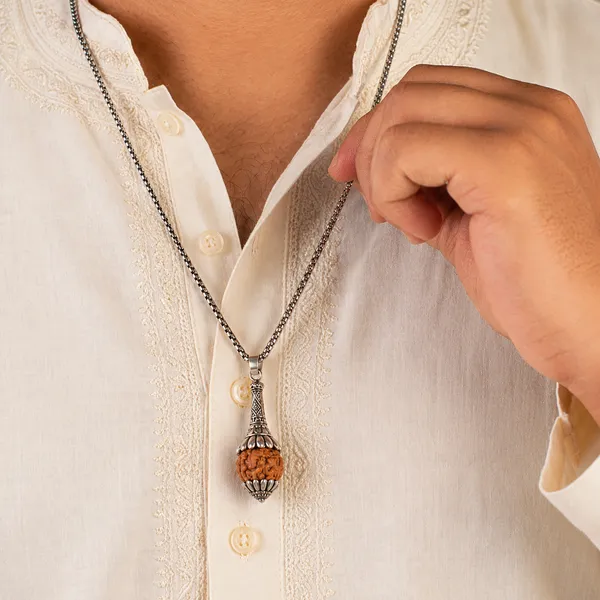 Hanuman_Gada_5_Mukhi_Nepali_Rudraksha_Pendant_&_Chain_(Silver_Coated)