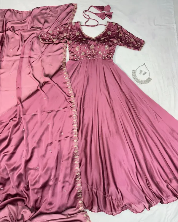 Woven_Design_Kurta_With_Dupatta