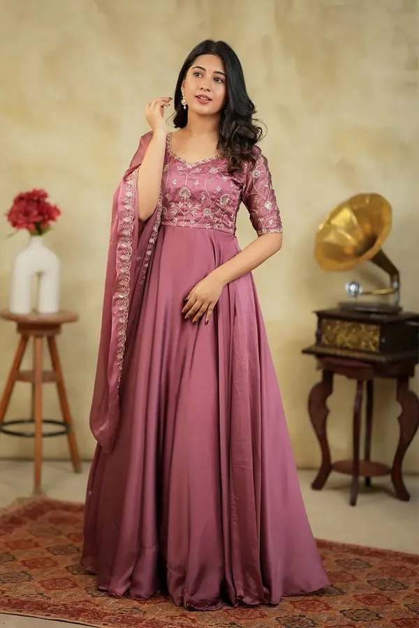 Woven_Design_Kurta_With_Dupatta