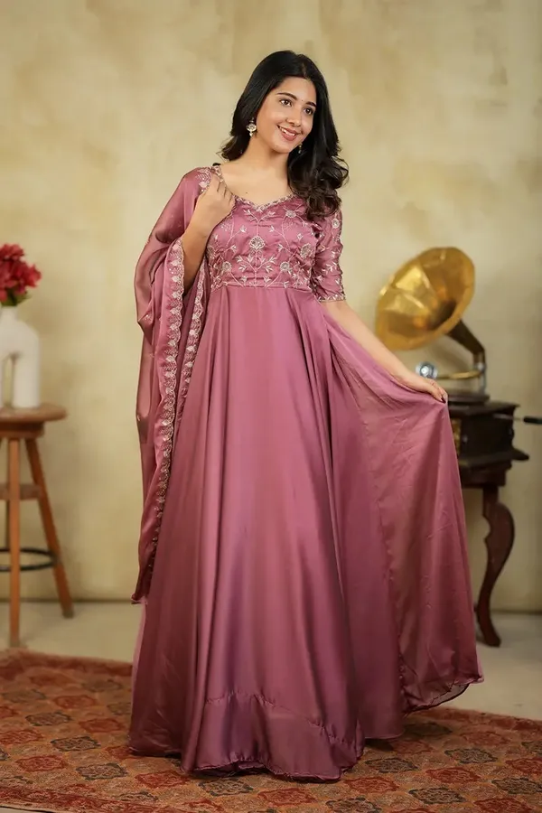 Woven_Design_Kurta_With_Dupatta