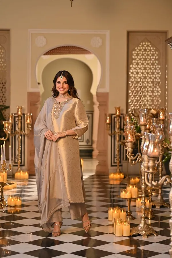 Women_Printed_Regular_Kurta_Set