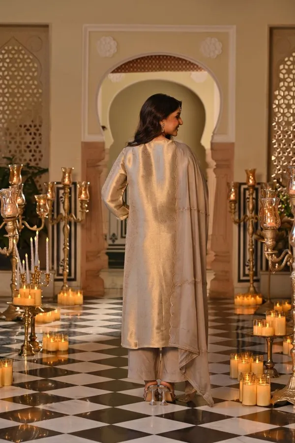 Women_Printed_Regular_Kurta_Set