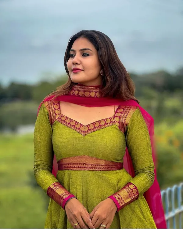 Grey_Woven_Design_Kurta_With_Dupatta