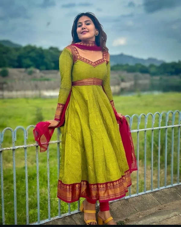 Grey_Woven_Design_Kurta_With_Dupatta