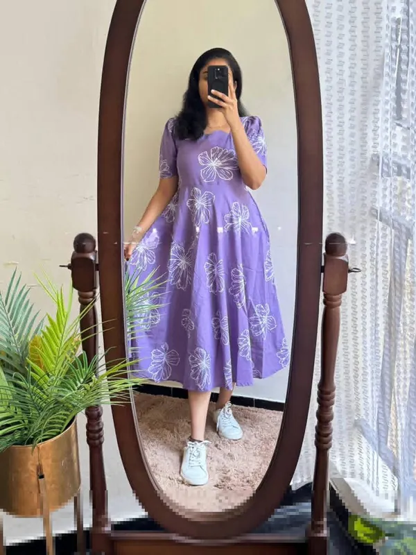 Lavender_Soft_Cotton_Gown_For_Women