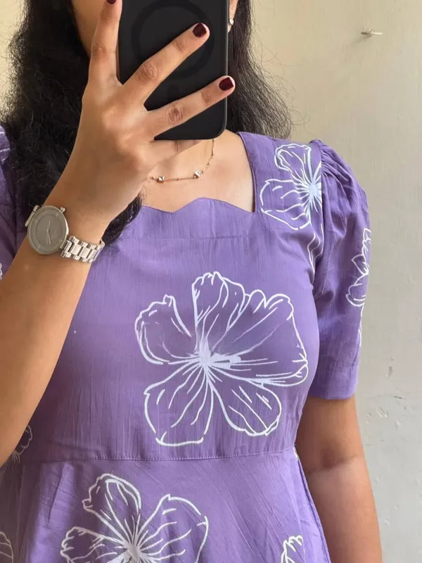 Lavender_Soft_Cotton_Gown_For_Women