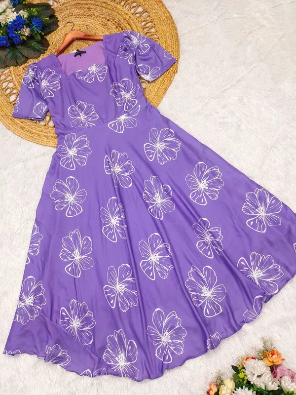 Lavender_Soft_Cotton_Gown_For_Women