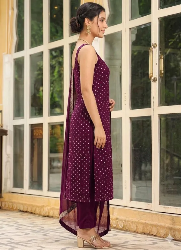 Reyon_Beautiful_Suit_Set_And_Duppta