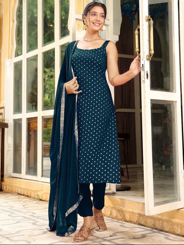 Reyon_Beautiful_Suit_Set_And_Duppta
