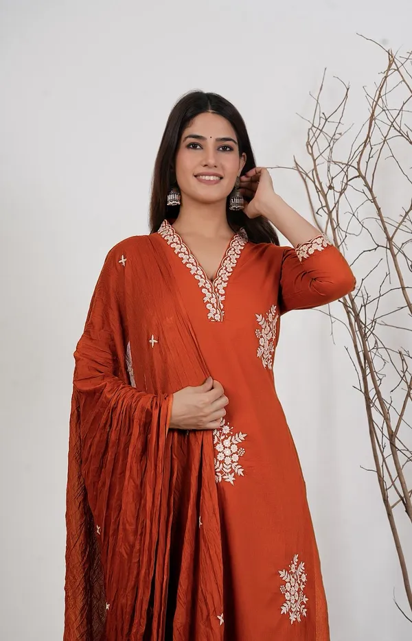 Women_Embellished_Kurta_Set