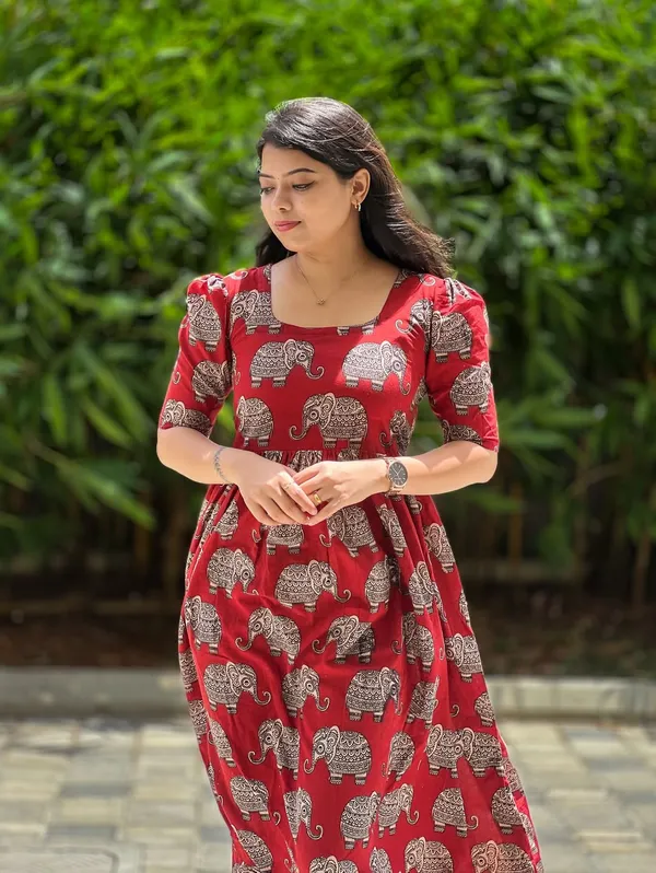 Red_Soft_Cotton_Gown_For_Women