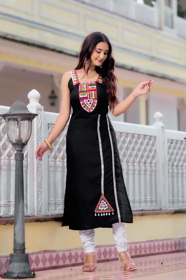 Elegance_With_Kutchi_Embroidery_And_Mirror_Work_Sleeveless_Straight-Fit_Kurti