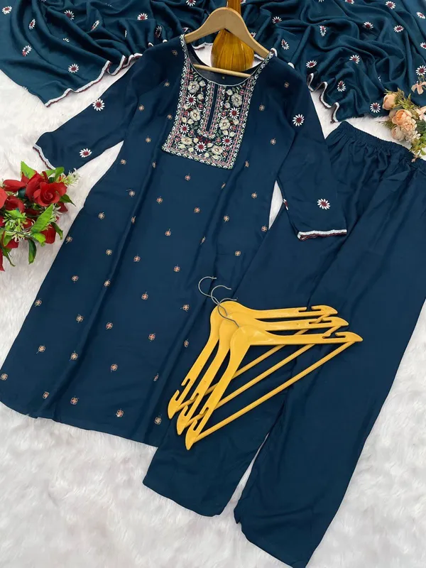 Reyon_Beautiful_Suit_Set_And_Duppta