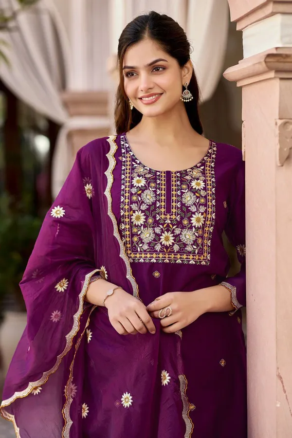 Purple_Heavy_Reyon_Kurta_Set_For_Women