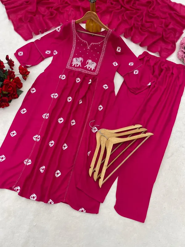 Reyon_Beautiful_Suit_Set_And_Duppta
