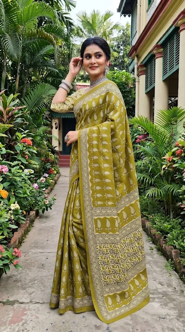 Floral_Print_Cotton_Blend_Saree