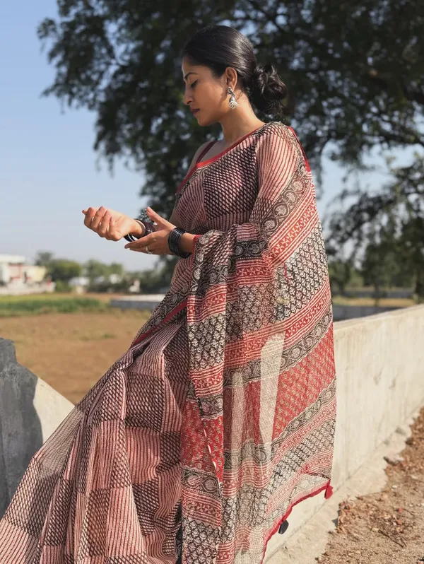 Women_Woven_Saree