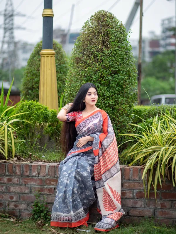 Women_Woven_Saree