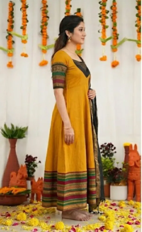Women_Embellished_Kurta_With_Dupatta