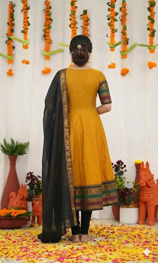 Women_Embellished_Kurta_With_Dupatta