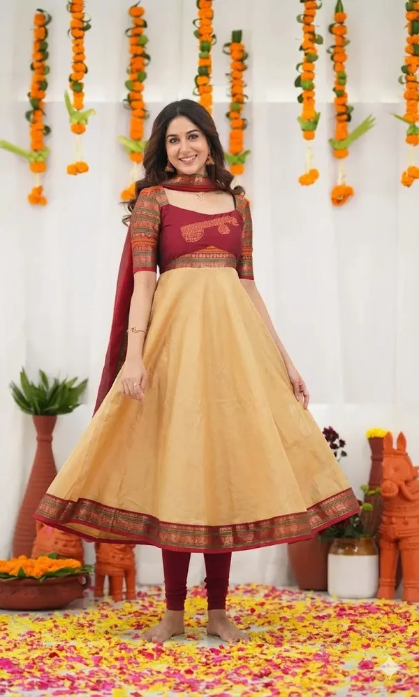 Women_Embellished_Kurta_With_Dupatta