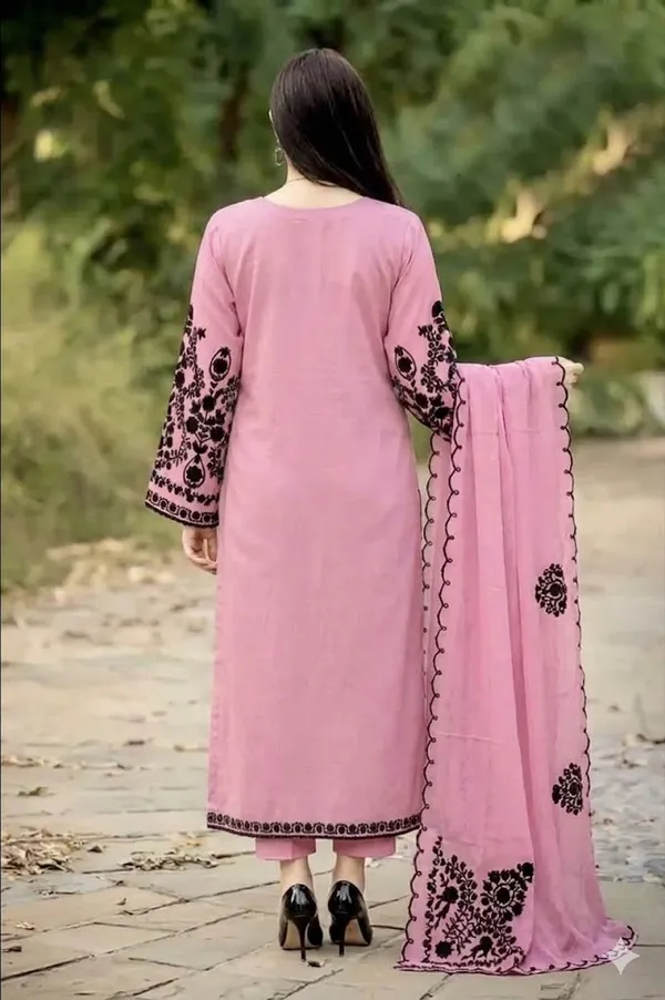 Women_Embellished_Kurta_Set