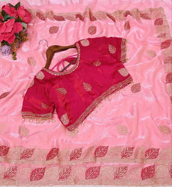 Soft_Silk_Fabric_Saree_With_Blouse_Piece
