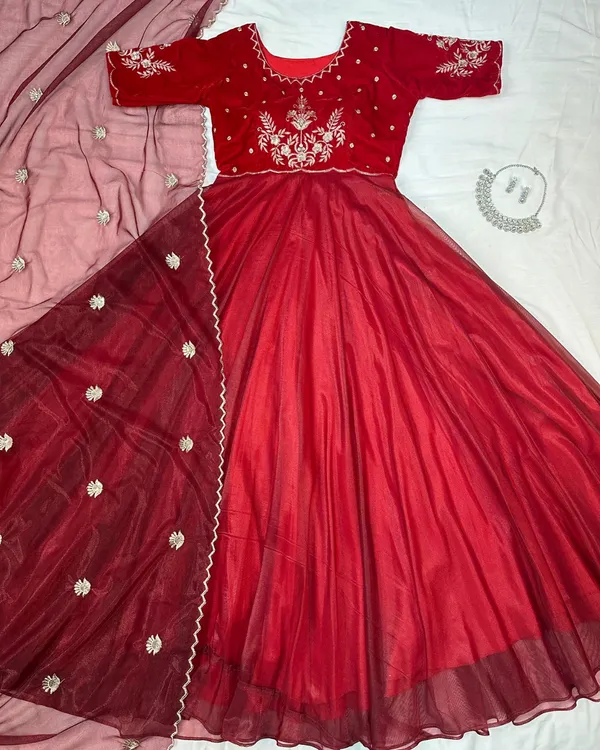 Woven_Design_Kurta_With_Dupatta