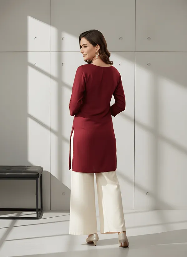 Casual_Woman_Black_Round-Neck_Tunic