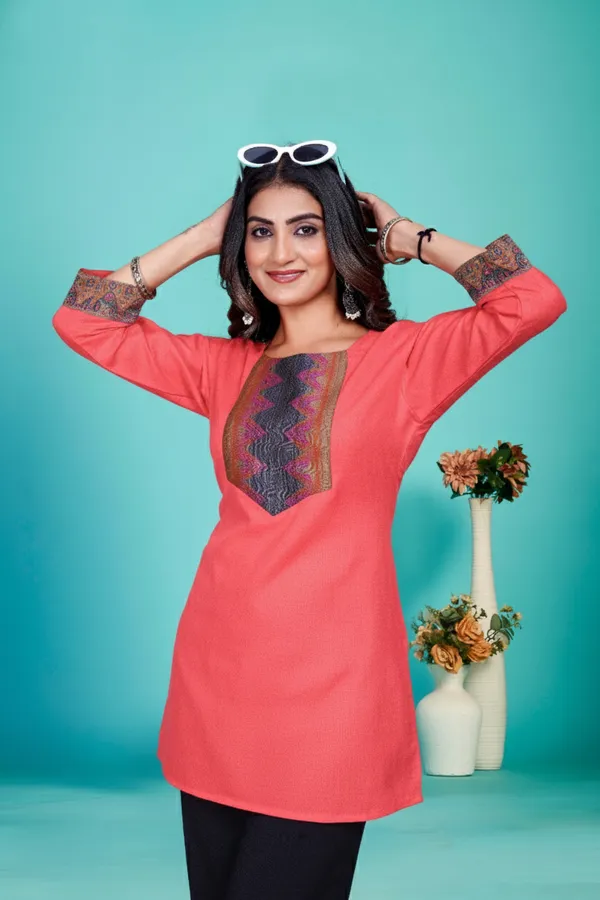 Woman_Stylish_Cotton_Printed_Short_Kurti_&_Tunic